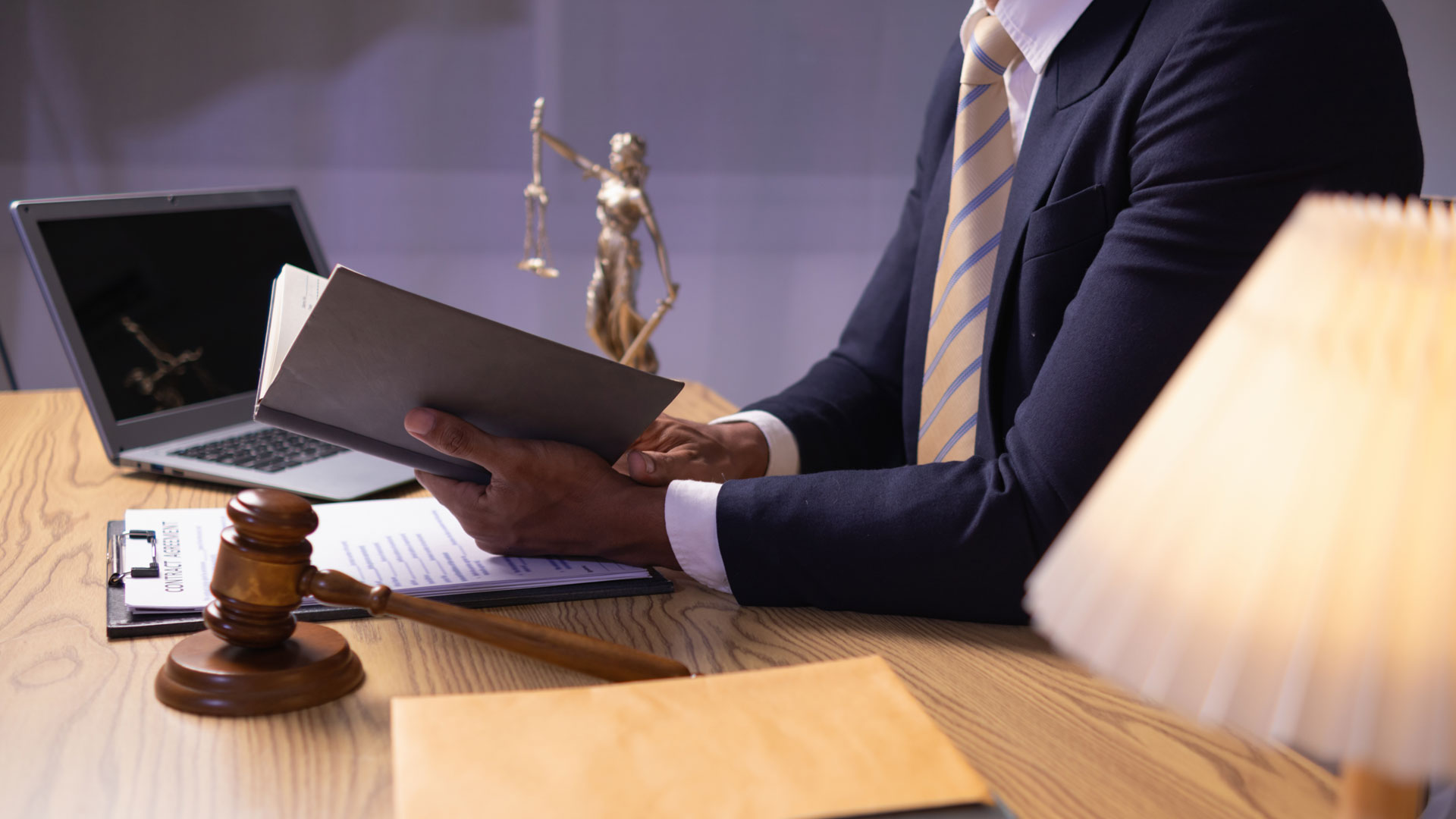 How Litigation Specialists Support Attorneys & Improve Cases
